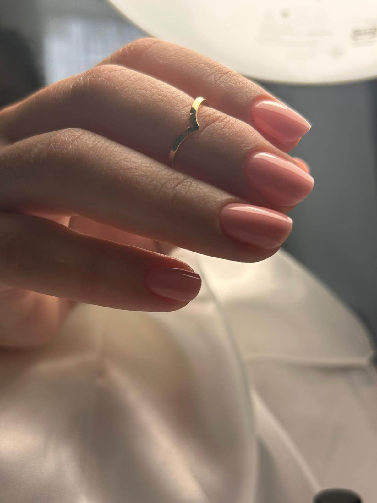 Galerie Vasadi Studio 2 - Manichiură cu gel